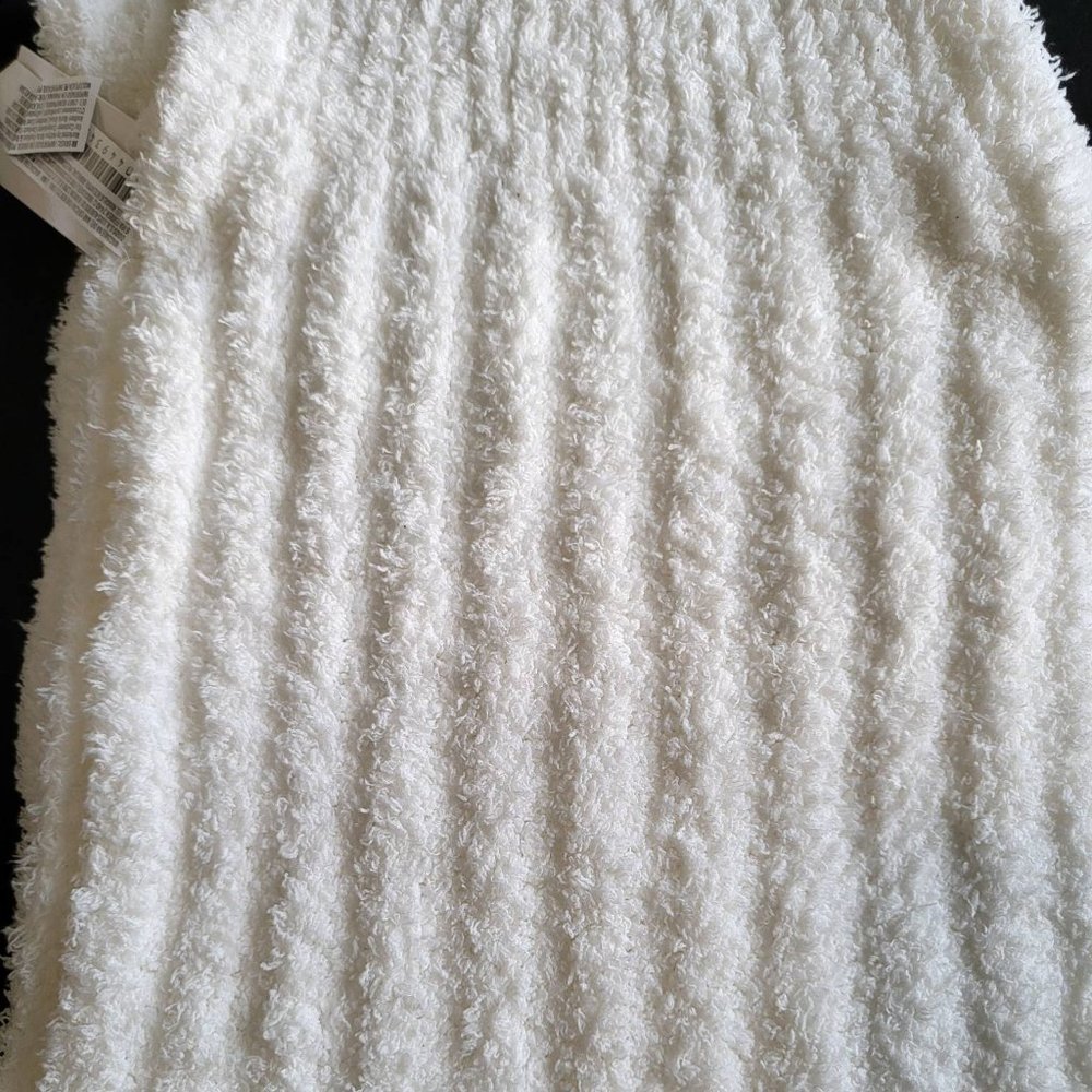 NWT FOREVER 21 White Cold Weather Scarf